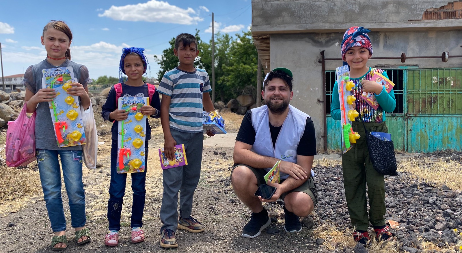 12 İlde Çocuklara Oyuncakla Tebessüm Olduk